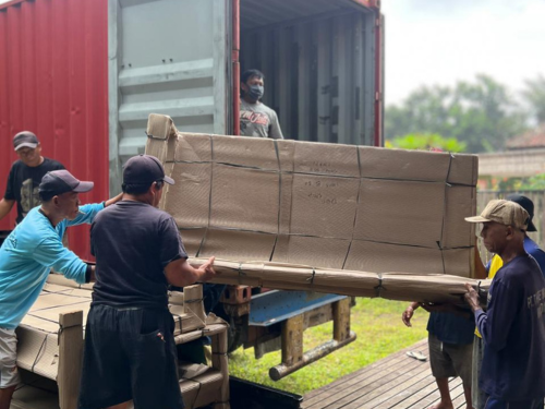 Furniture Export Indonesia loading container teak wood shipment for global buyers