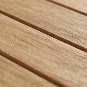 Neroa  Table