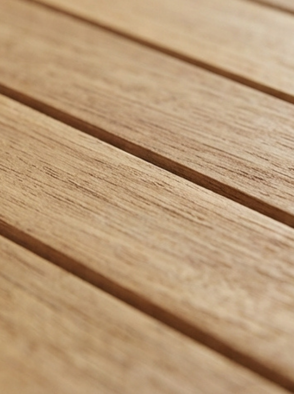 Neroa  Table
