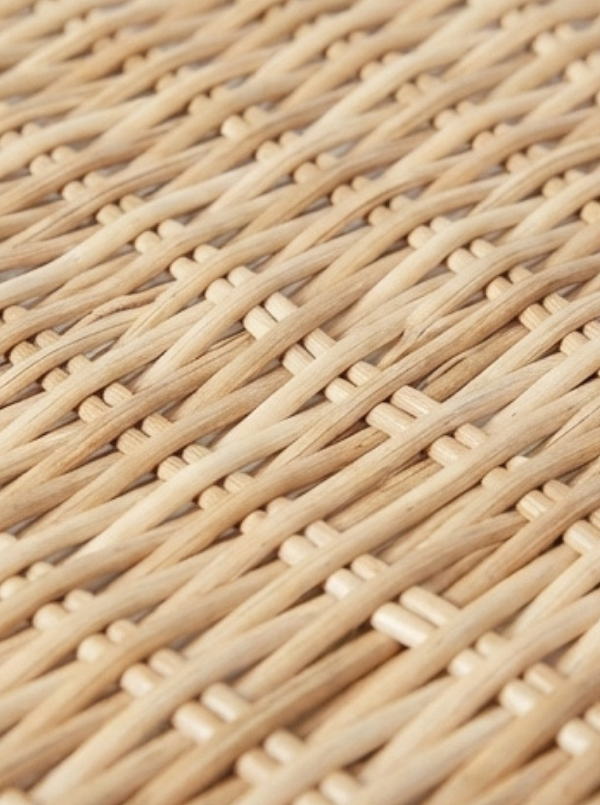 Elan Table