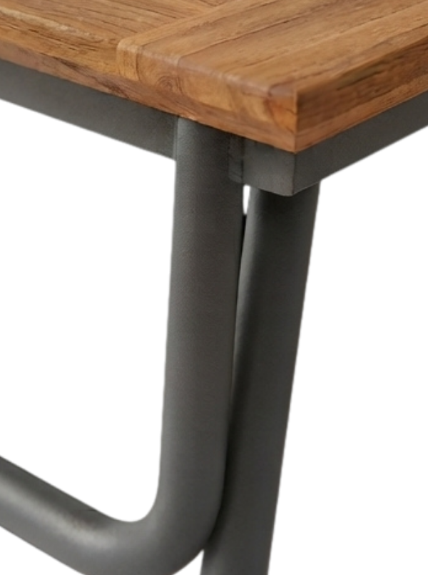 Noir Table